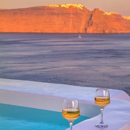 Hector Cave House Oia