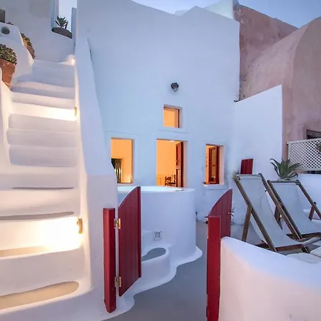 Hector Cave House イア